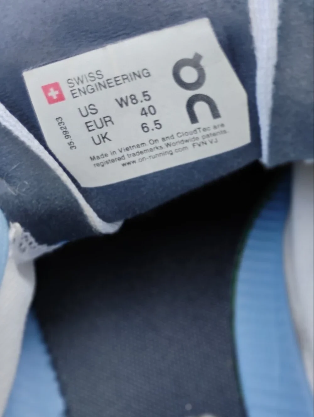On Cloudflow Marina Blue White Running Shoes Gorpcore Sporty Athleisure - 8.5